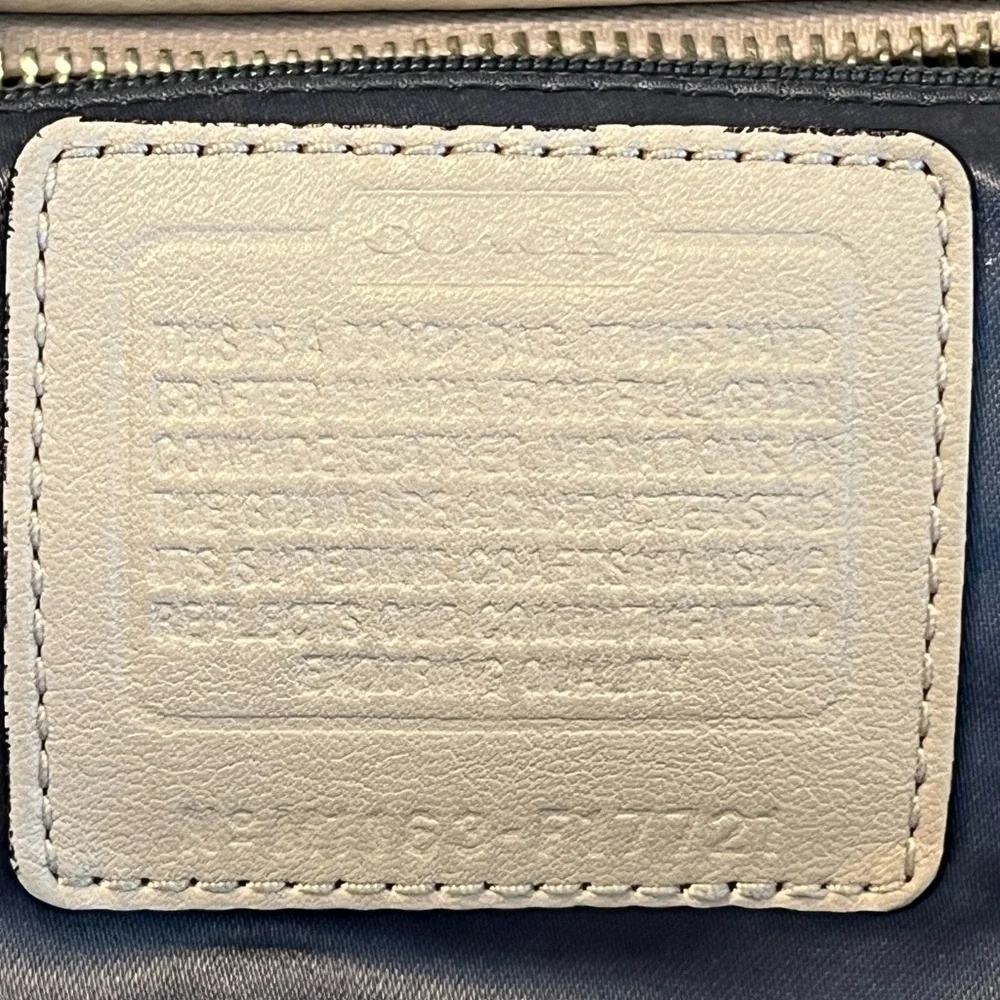 Coach authentic smooth